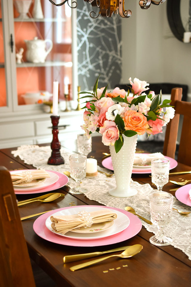 Woman in Real Life: Valentine's Day Pink and Gold Table Decor with Gold  Flatware